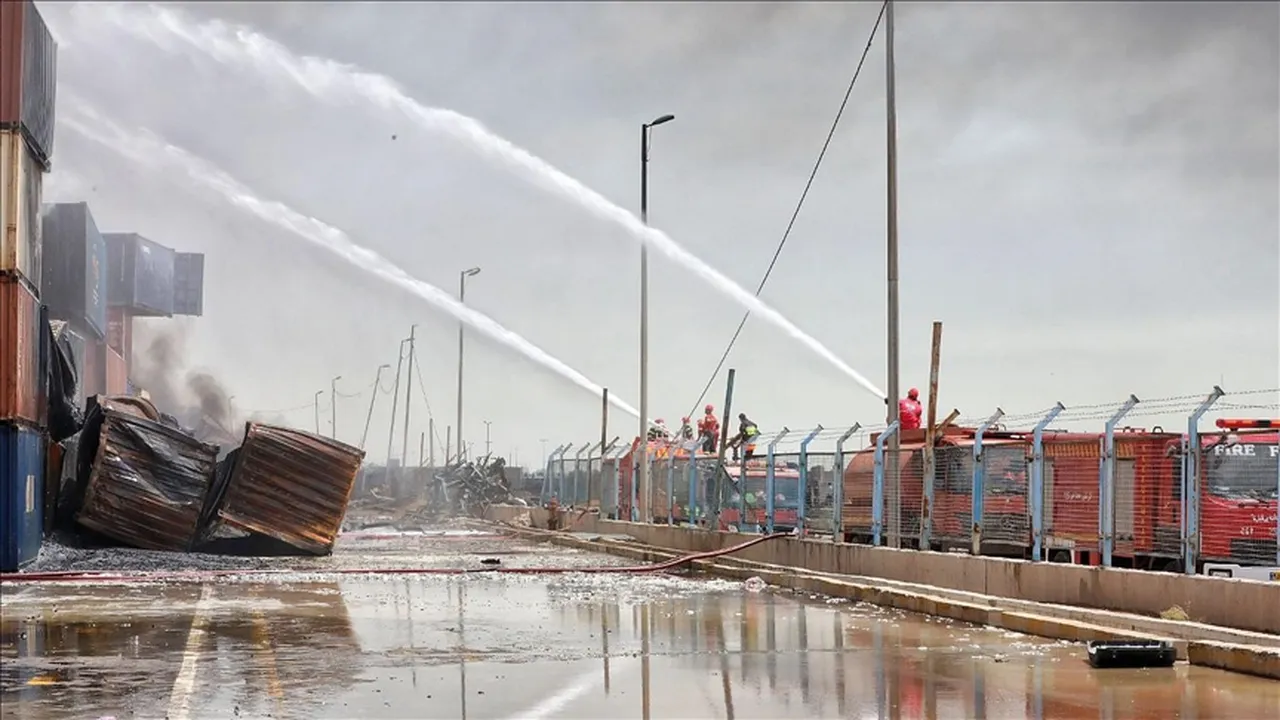 ABD'den İran'daki sivil limanlara saldırı sinyali! Tahran'dan "Basra'yı vururuz" cevabı