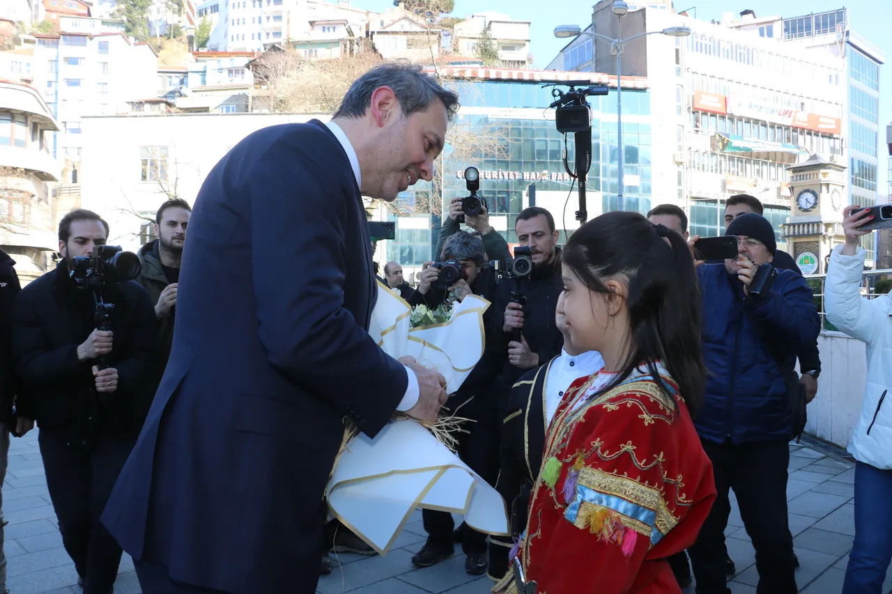 Bakan Bayraktar hedefi koydu: Yerli gaz üretimi 2028’de tam 4 kat artacak!