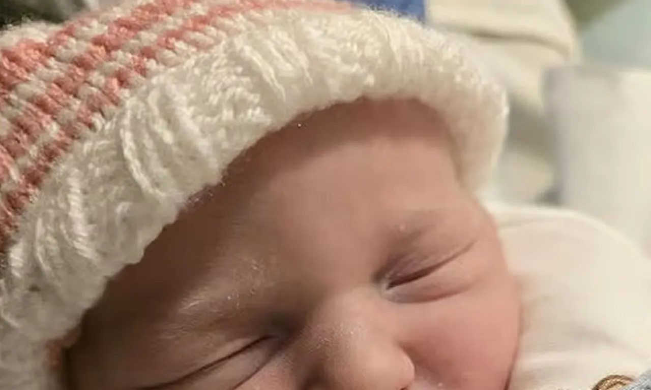 Doğumda skandal: Ebe panikle odayı terk etti, bebeği babası doğurttu