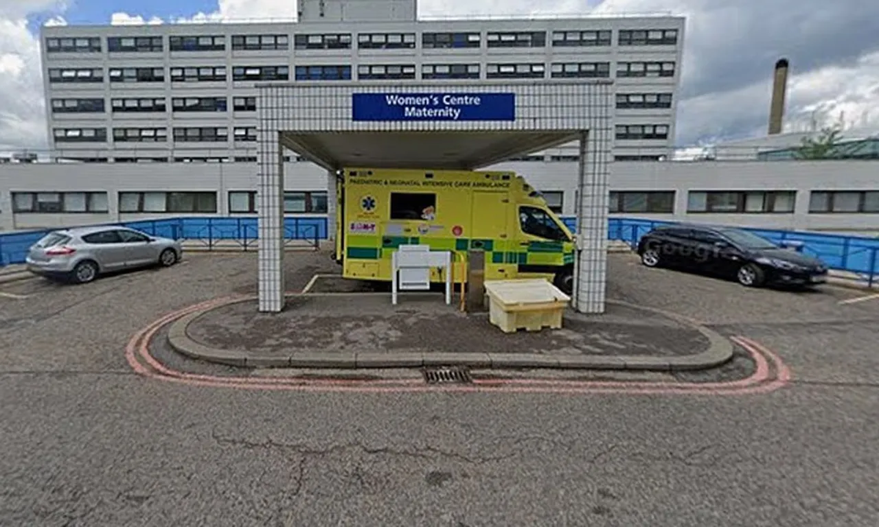 Doğumda skandal: Ebe panikle odayı terk etti, bebeği babası doğurttu