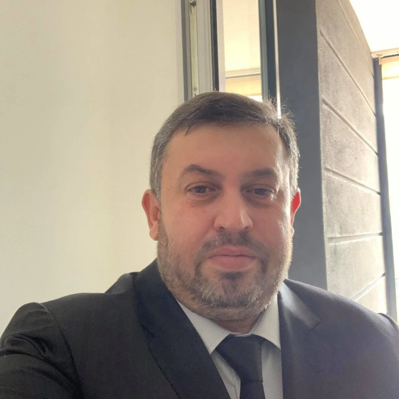 Haber alınamayan iş adamı, sahilde ölü bulundu