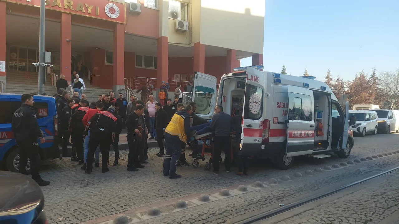 Mahkemede anlattı, adliye önünde öldürdü! İki arkadaşın kanlı hesaplaşmasında 'istismar' iddiası