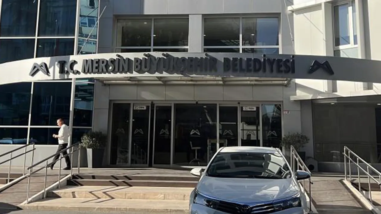 Mersin Büyükşehir Belediyesi'ne operasyon! Çok sayıda gözaltı kararı