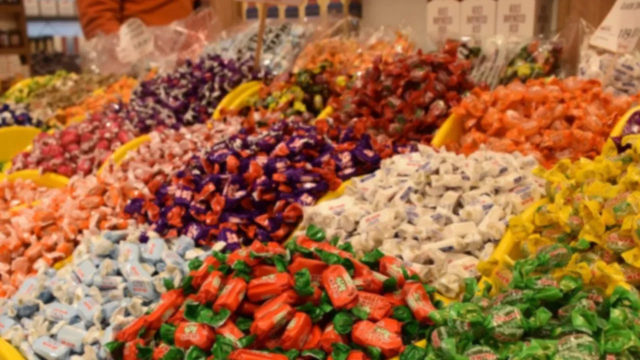 Bayram şekeri reyonunda tepki çeken uyarı! Notu görenler esnafı eleştirdi