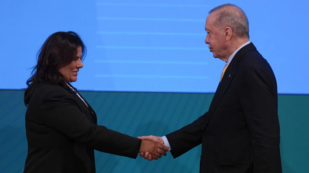 Erdoğan ve Çerçioğlu’nu hedef alan afiş krizi! 4 gözaltı