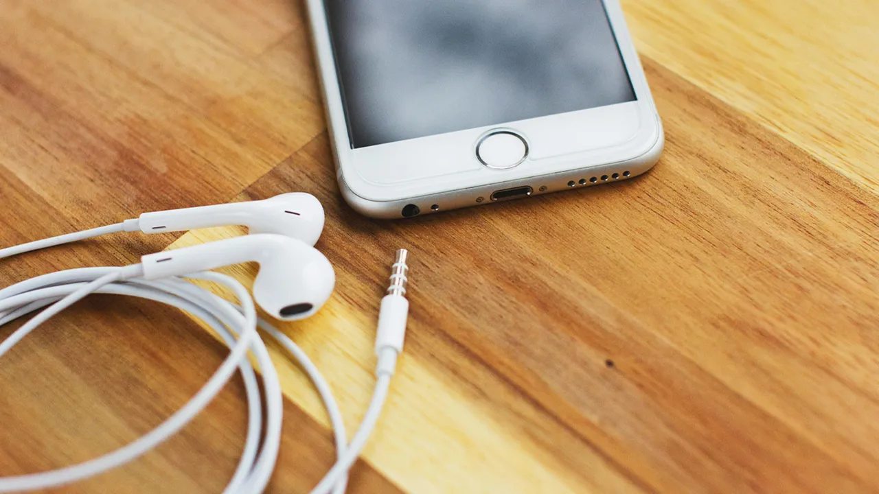 Kablolu kulaklıklar geri döndü! Satışlarda patlama yaşandı