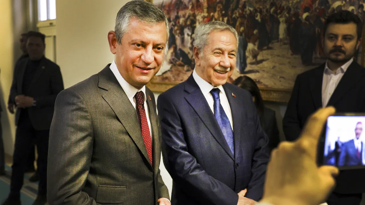 Özgür Özel'den Bülent Arınç'a dikkat çeken ziyaret