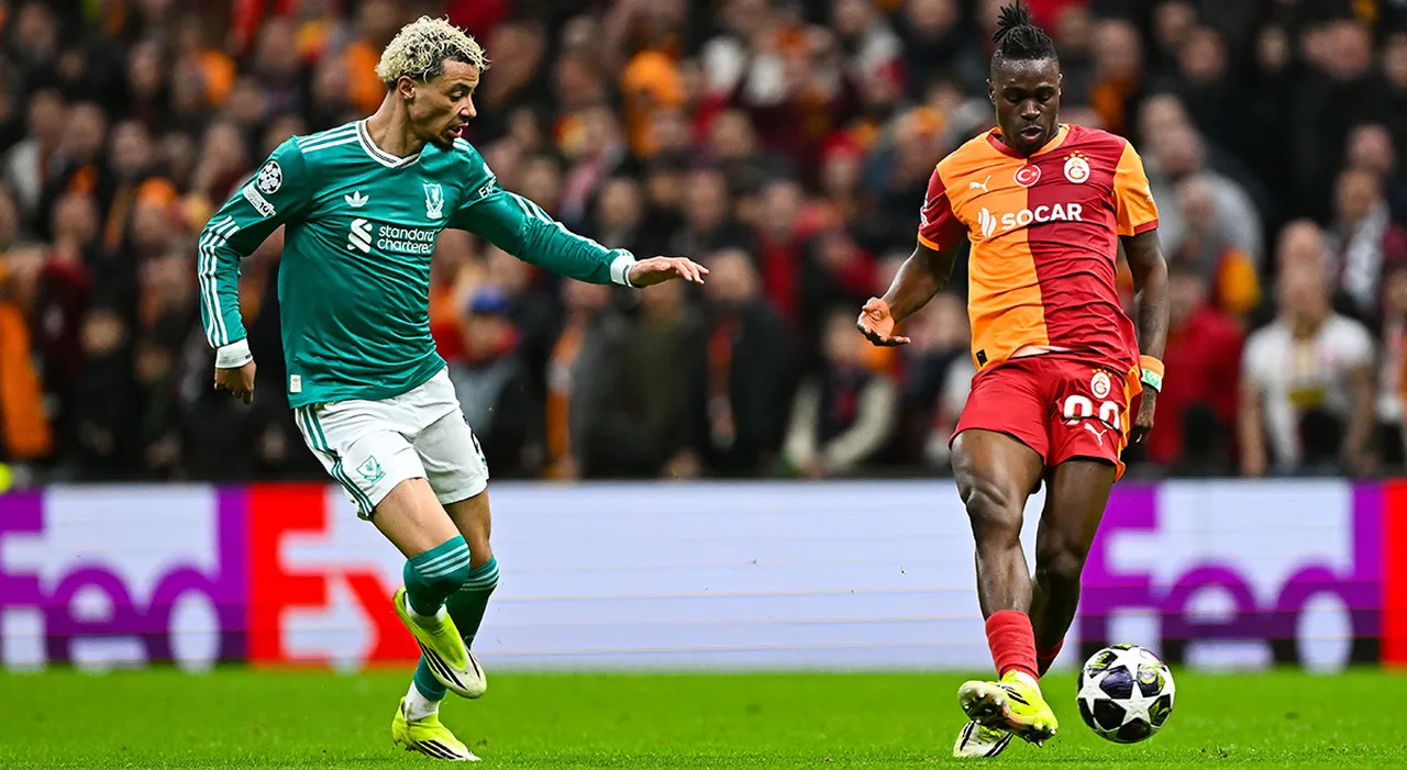 Singo, sağ bek başladığı Liverpool maçını ön liberoda tamamladı.