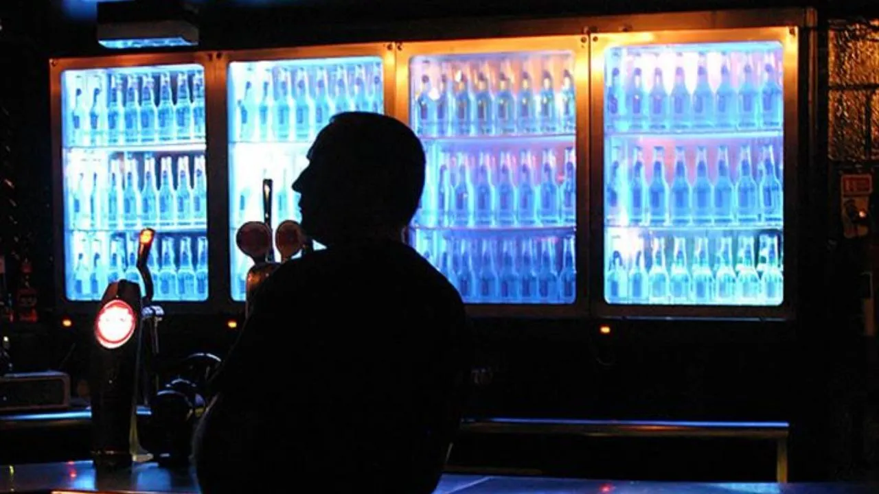 Artık alkol demek bile yasak olacak! Hükümetten yeni kısıtlamalar