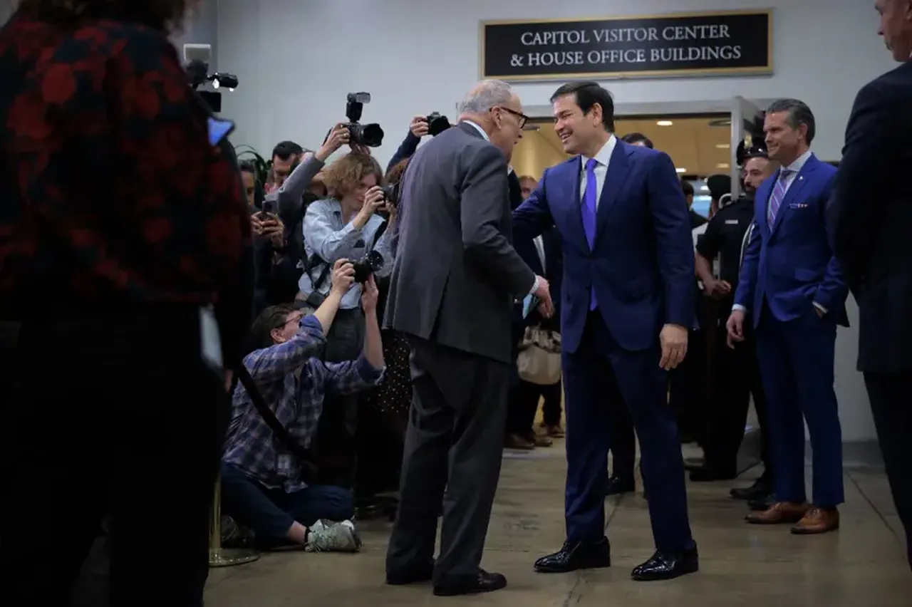 Beyaz Saraydaki herkesin ayağında! Rubionun ayakkabıları alay konusu: Neden giydiği ise belli oldu