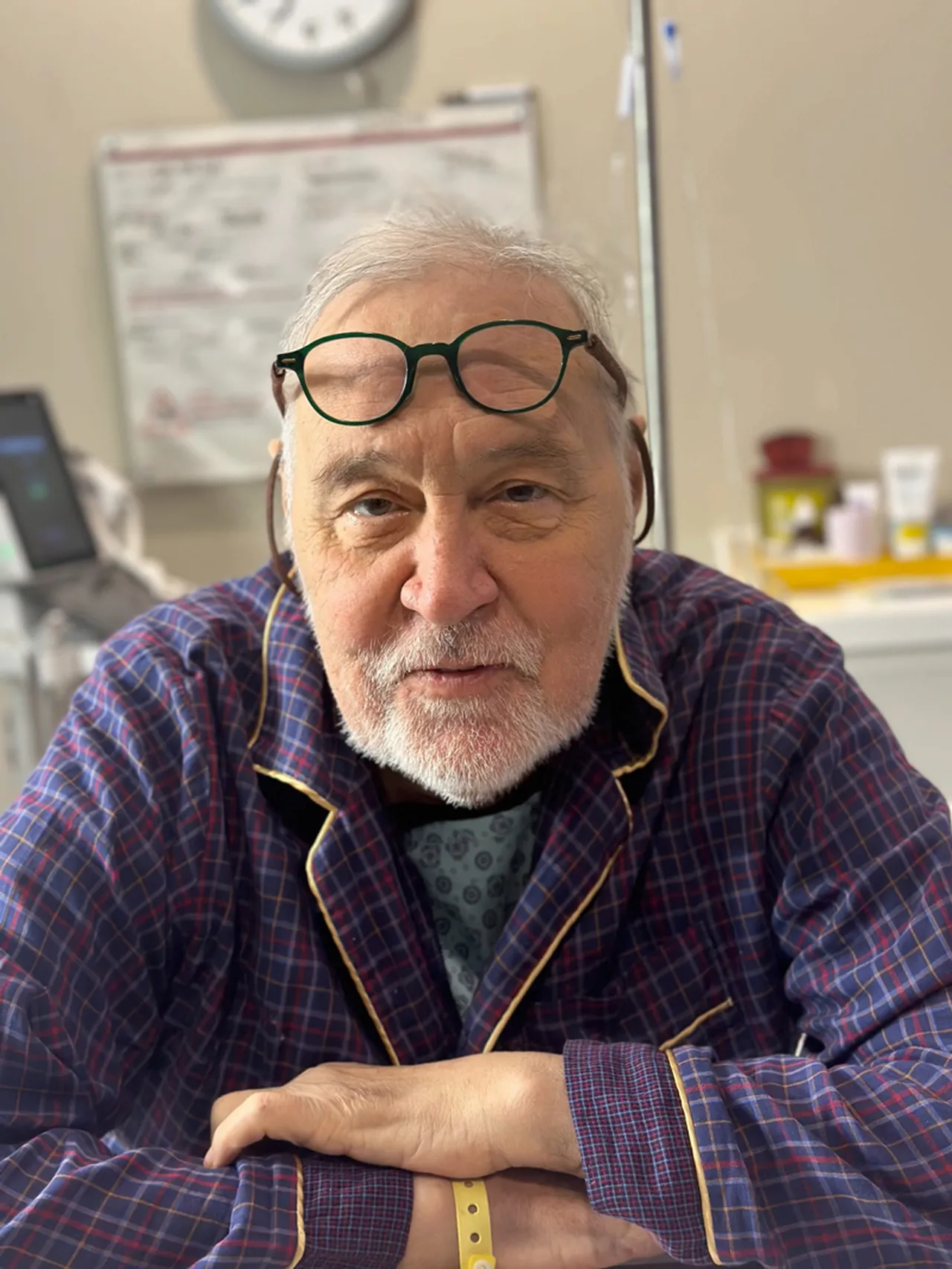 İlber Ortaylı'nın vefatından önce çekilen son fotoğrafı sosyal medyada hesabında paylaşılmıştı.