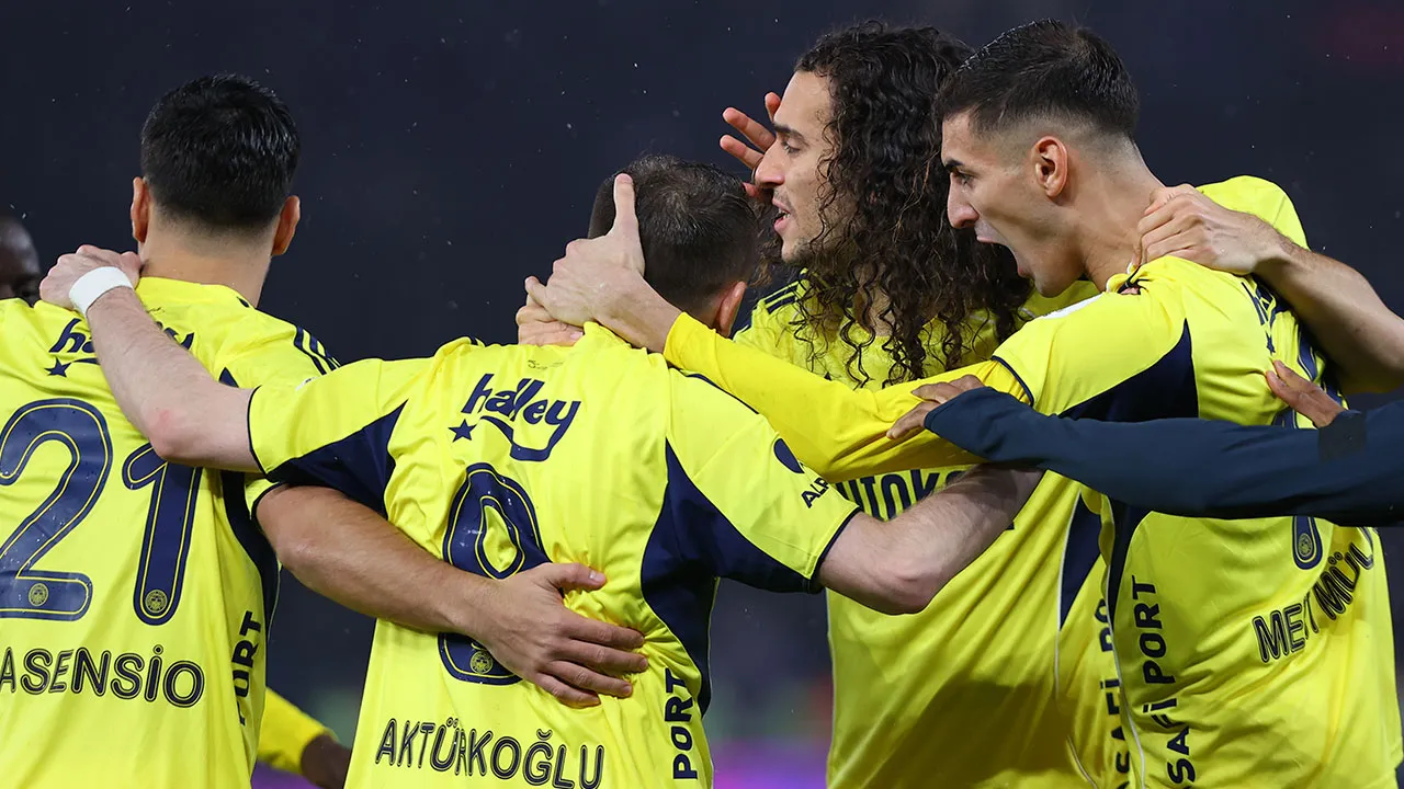 Fenerbahçe'nin Fatih Karagümrük maçı 11'i belli oldu: Tedesco'dan sürpriz