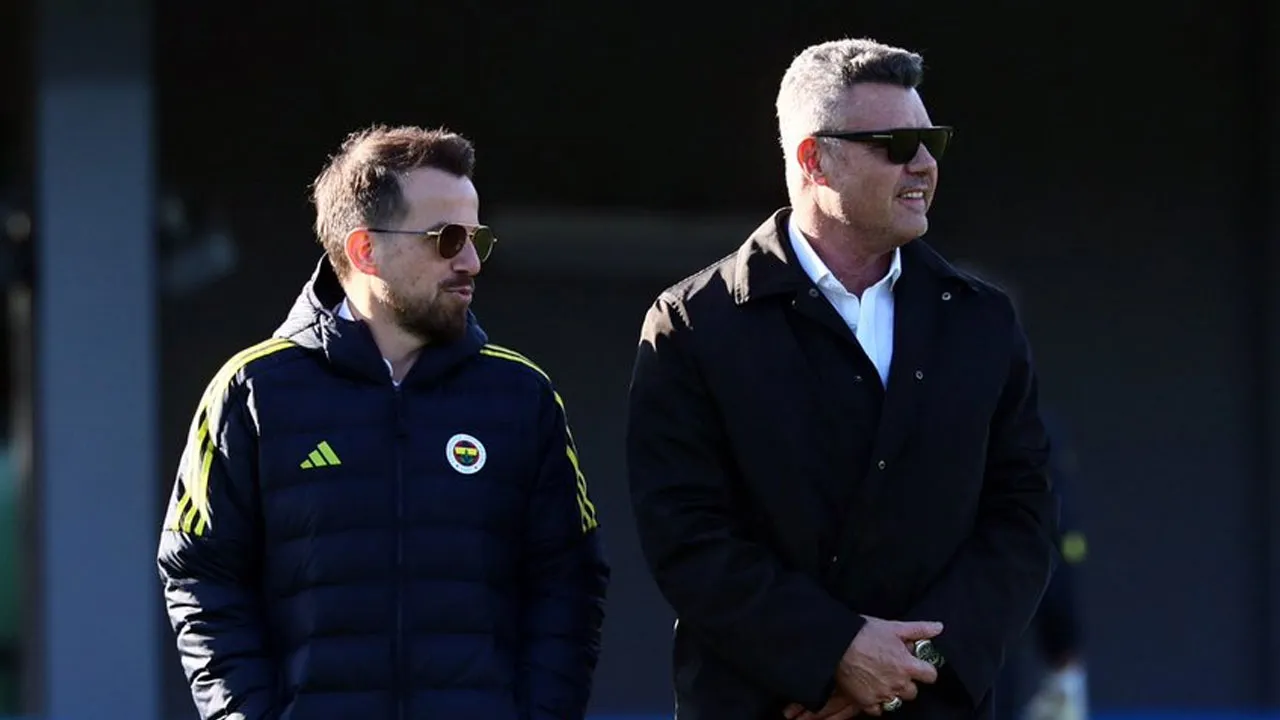 Fenerbahçe'nin transfer teklifini duyurdular: 17'lik isme 5 yıllık sözleşme