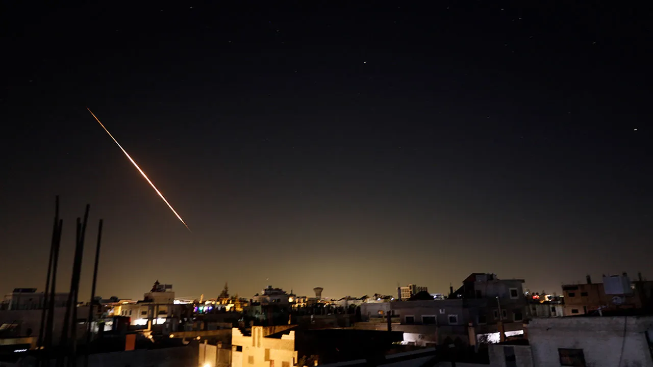 İran'dan ABD üsleri ve İsrail'e yeni saldırı! Karşılık verildi, işte son durum