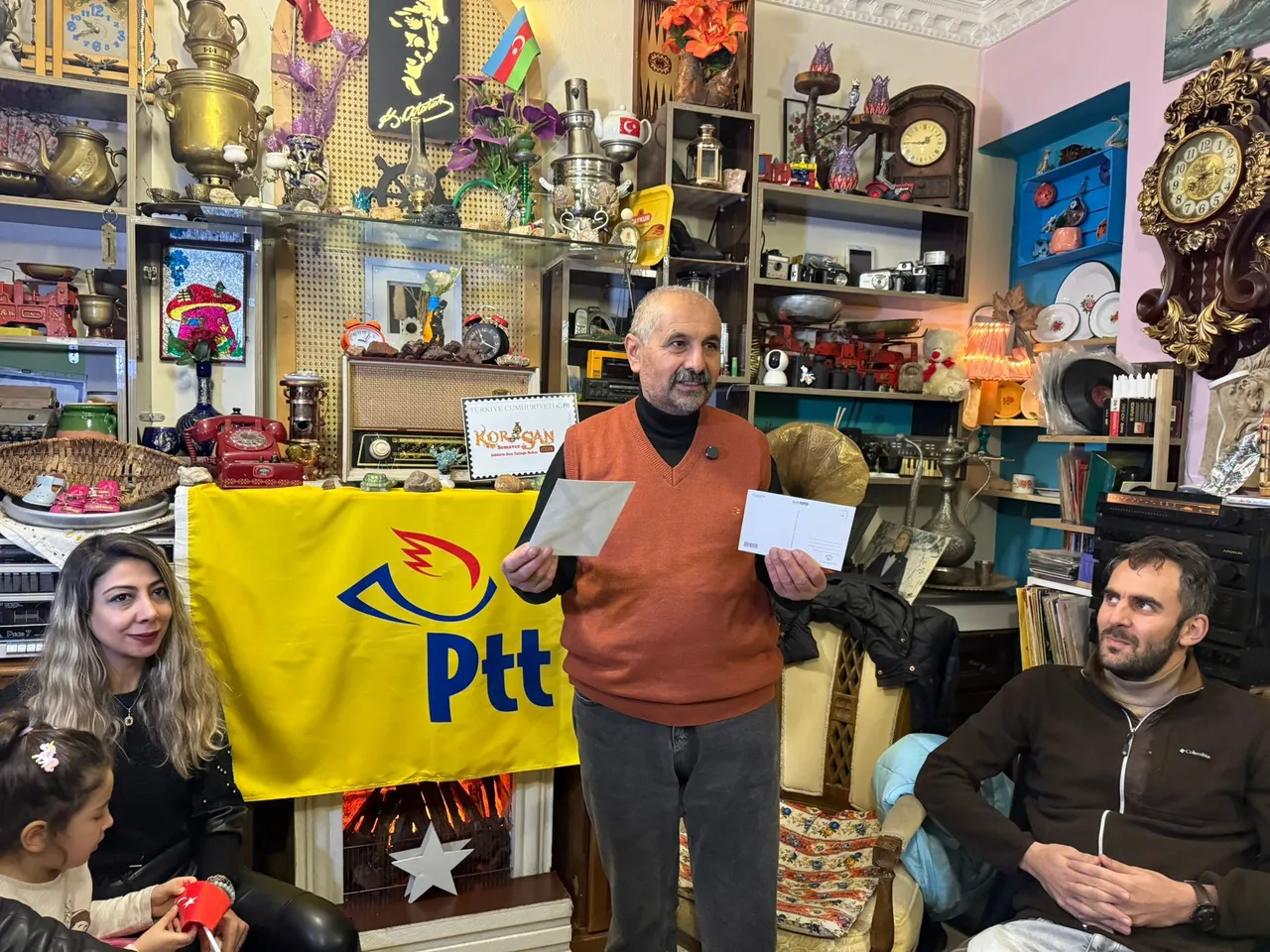 Telefona değil, kağıda sarıldılar: Iğdır’da nostalji rüzgarı