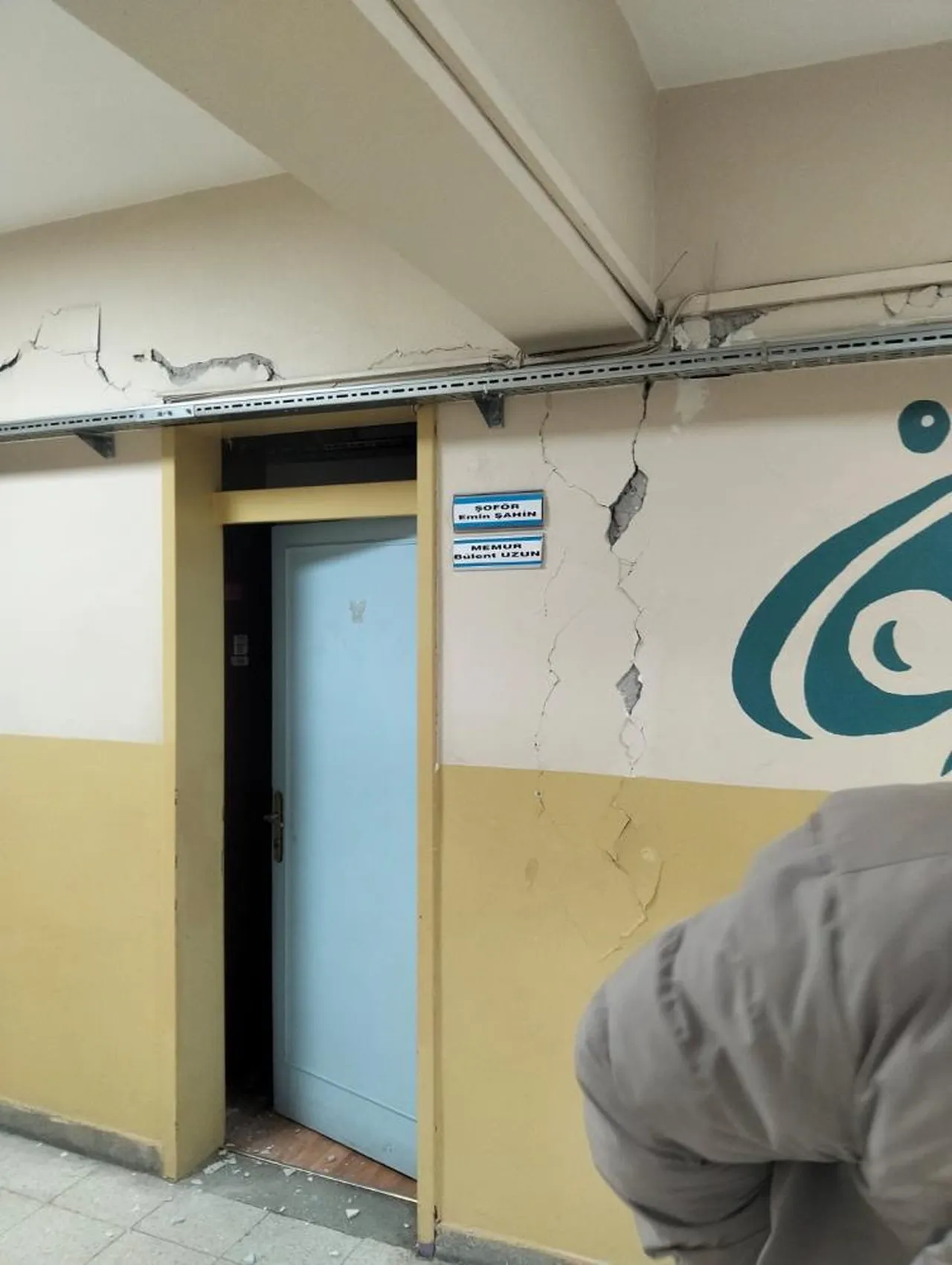 Tokat'ta 5,5 büyüklüğündeki deprem yatılı okulun duvarlarını çatlattı