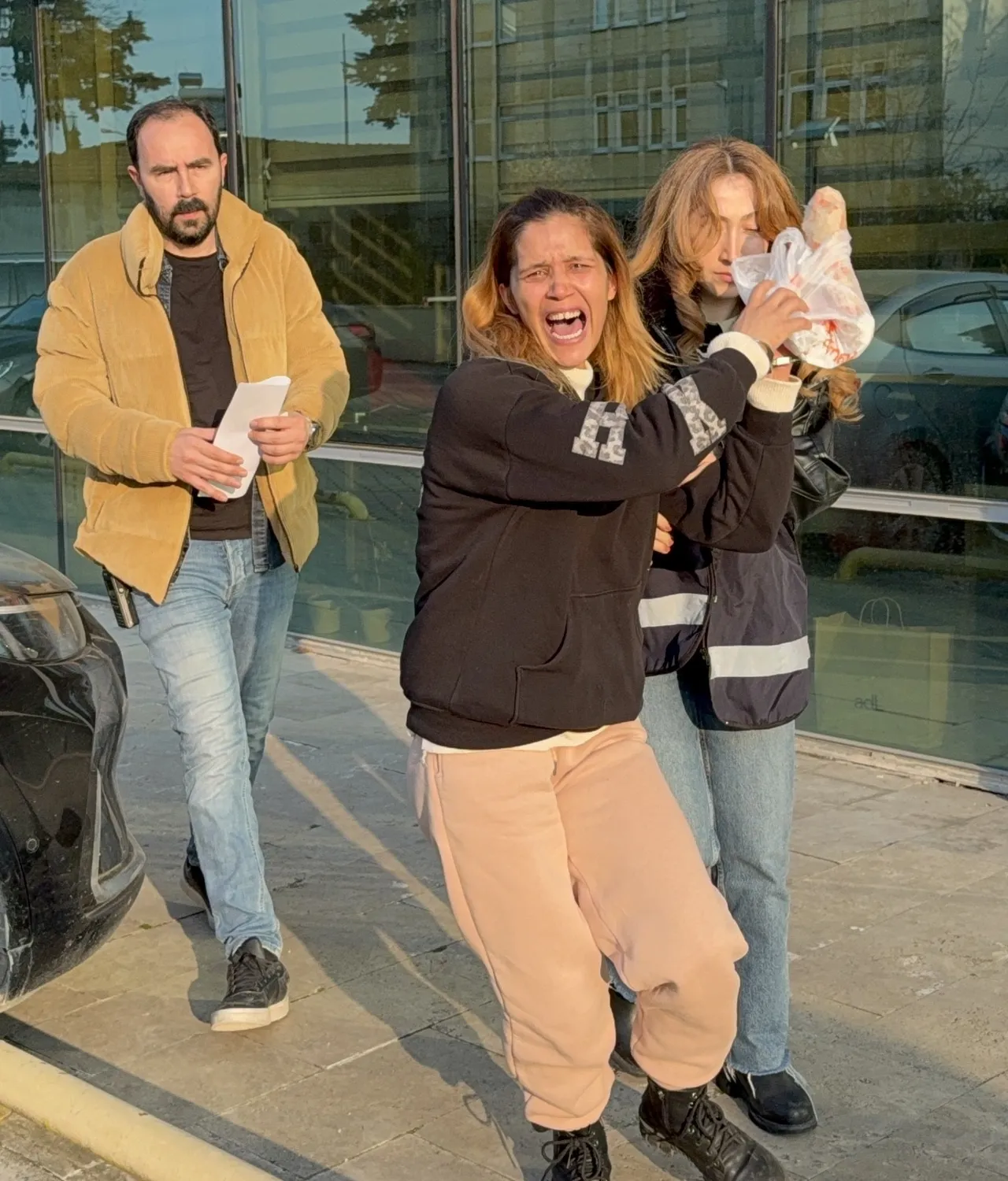 8 çocuk annesi kadının suç defteri kabarık çıktı! Hapse girmemek için yaptığı inanılmaz