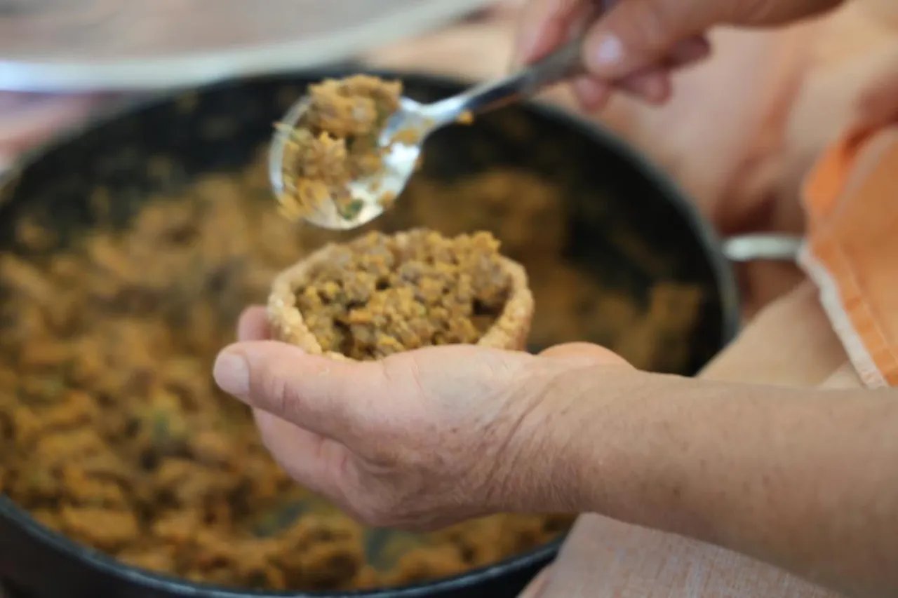 Adanalı kadınlar işe koyuldu! İnce işçiliği ile biliniyor, bayram sofralarının vazgeçilmezi oluyor