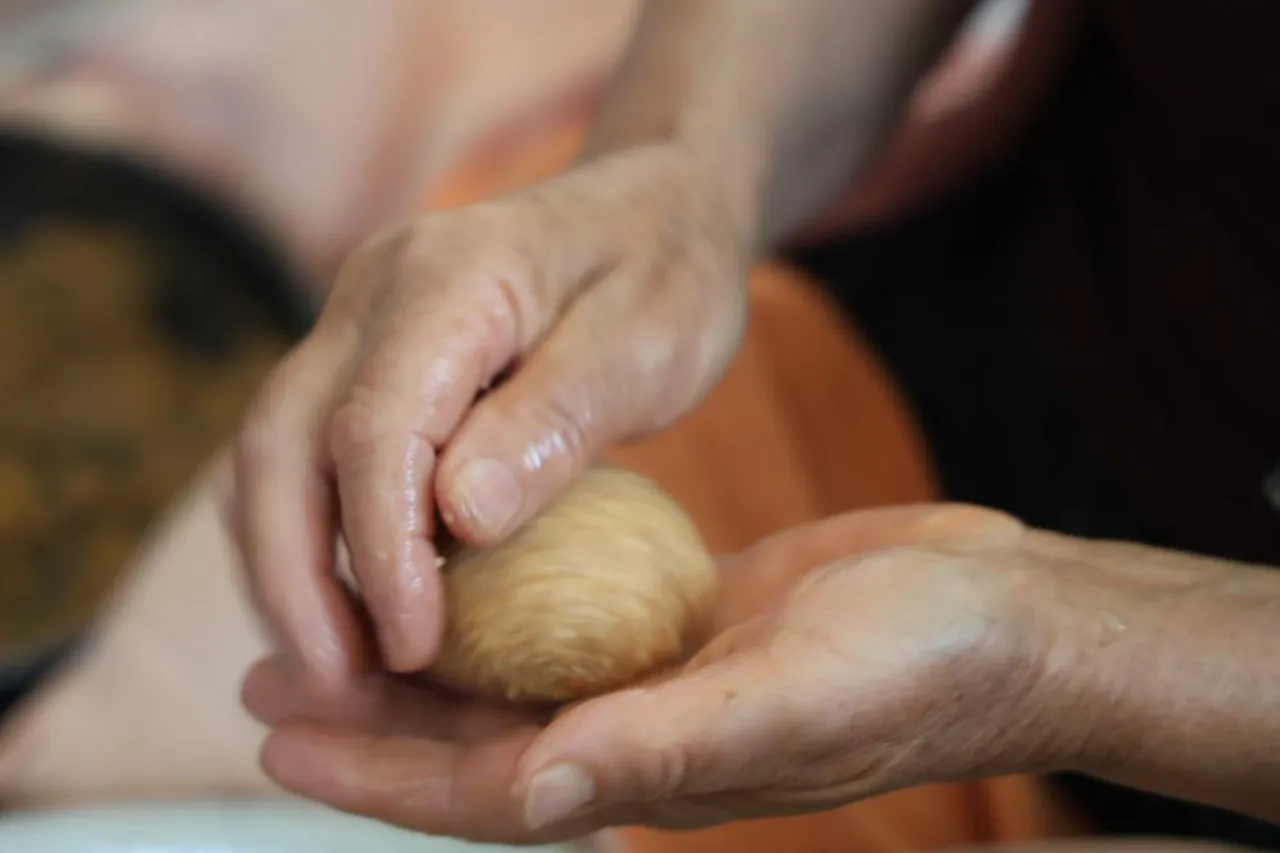 Adanalı kadınlar işe koyuldu! İnce işçiliği ile biliniyor, bayram sofralarının vazgeçilmezi oluyor
