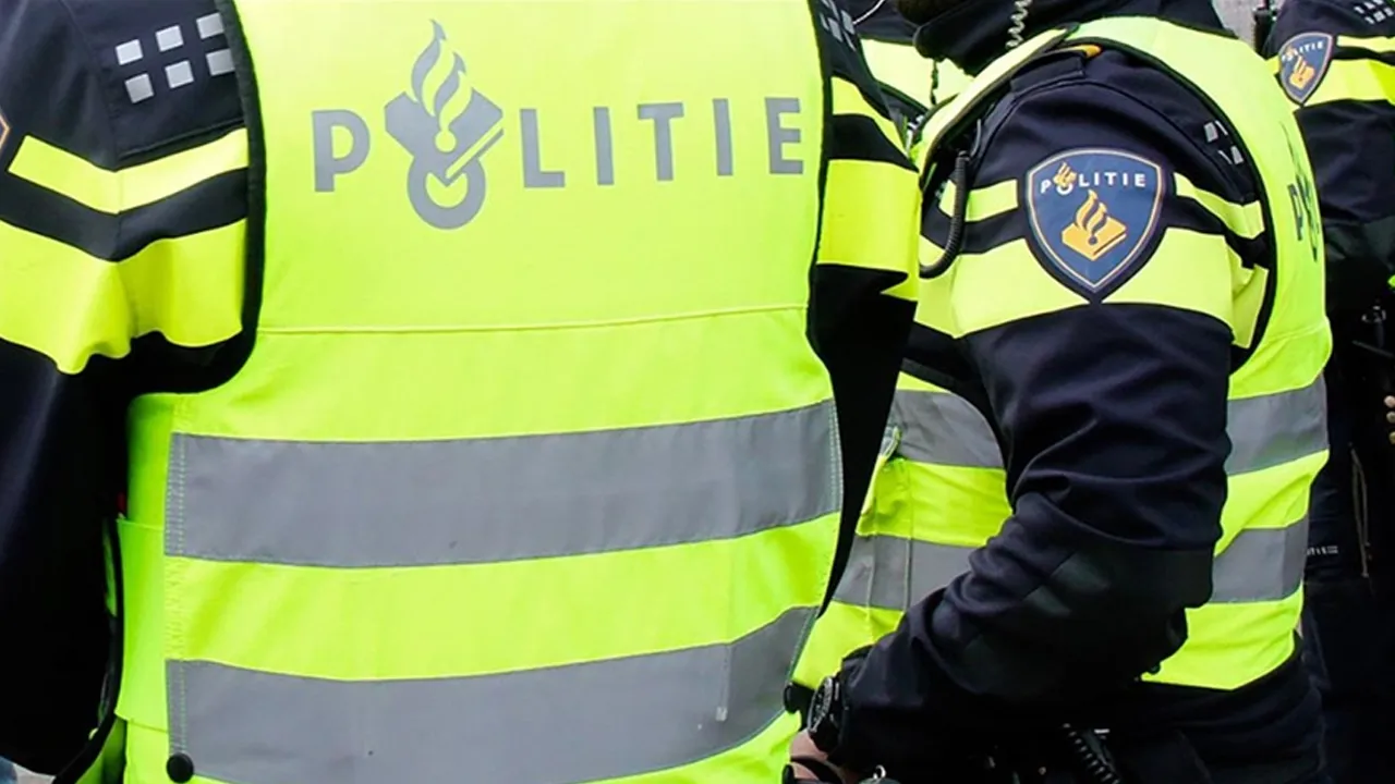 Amsterdam'da Yahudi okulunda patlama!