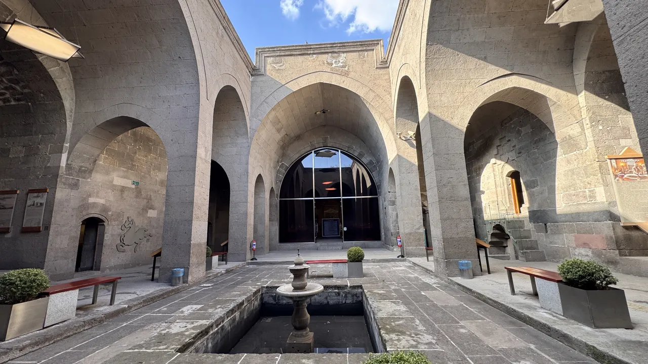 Anadolunun en eski tıp okulu: Gevher Nesibe Şifahanesi ziyaretçilerini geçmişe yolculuğa çıkarıyor