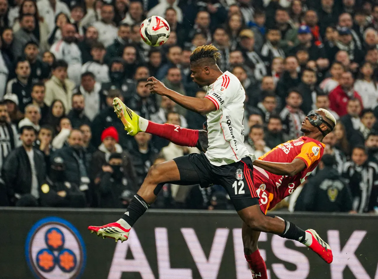 Siyah-beyazlı ekipte savunma oyuncusu Emirhan Topçu ile forvet El Bilal Toure sakatlıklarını atlattı