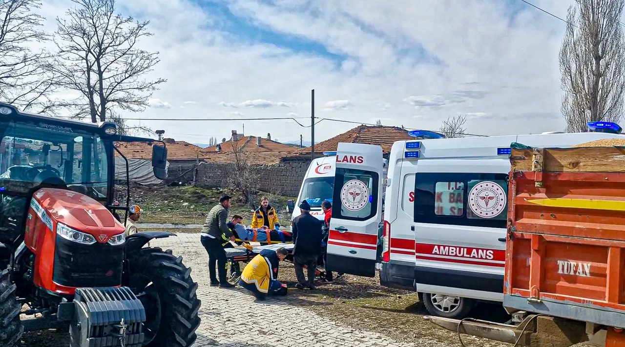 Buğday aktarımı felakete döndü! Ağabey ağır yaralı, kardeşinin parmakları koptu