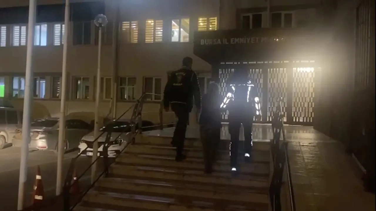 Bursa'da babasının 7 yıldır esir ettiği çocuk bulundu! 2 tutuklama var