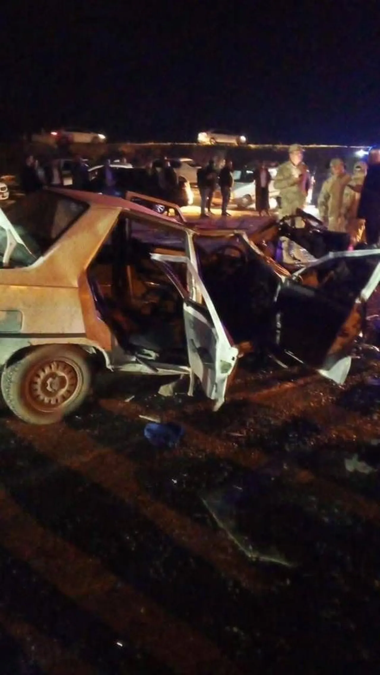 Şanlıurfa'da kaza! İki otomobil çarpıştı, ölü ve yaralılar var