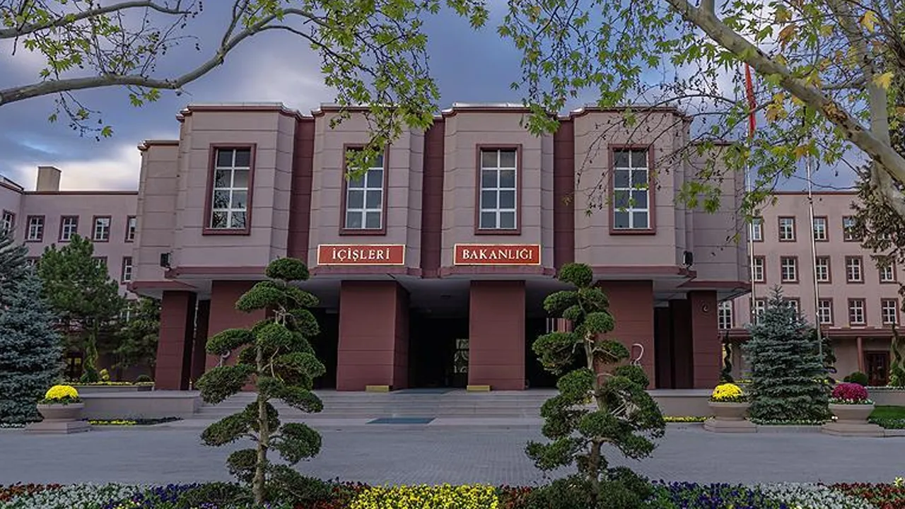 32’si kırmızı bültenle aranıyordu! 72 suçlu Türkiye'ye geri getirildi   