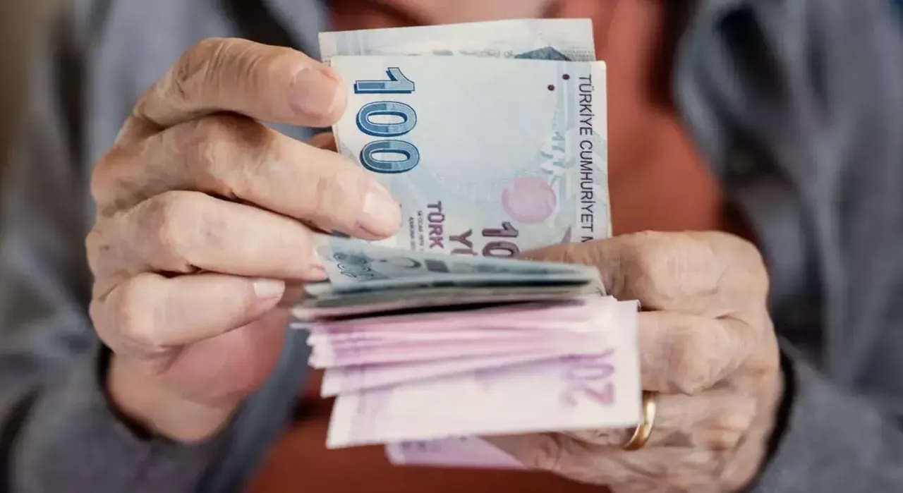 65 yaş aylığı alanlar bayram ikramiyesi alacak mı? Kimler bayram ikramiyesi alabilir?