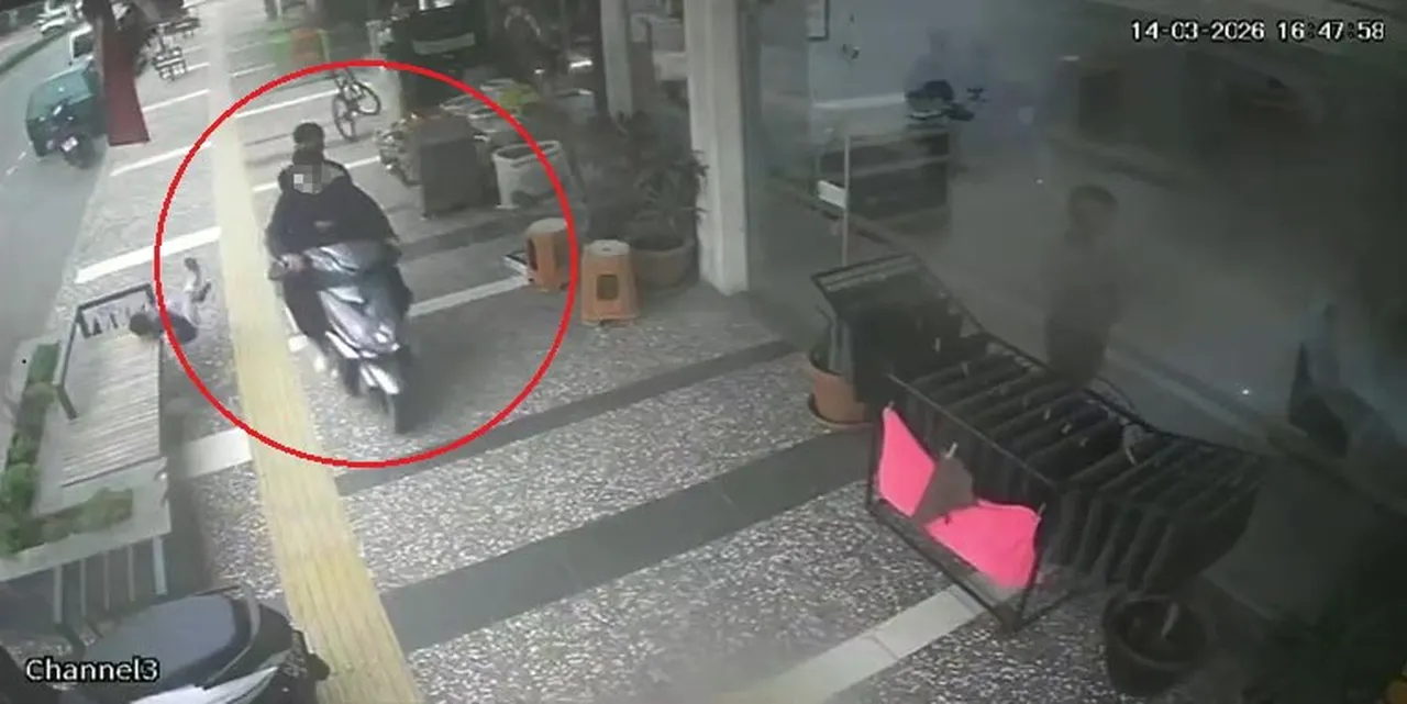 Antalyada 5 yaşındaki çocuk ölümden döndü! Sürücü 15 yaşında çıktı