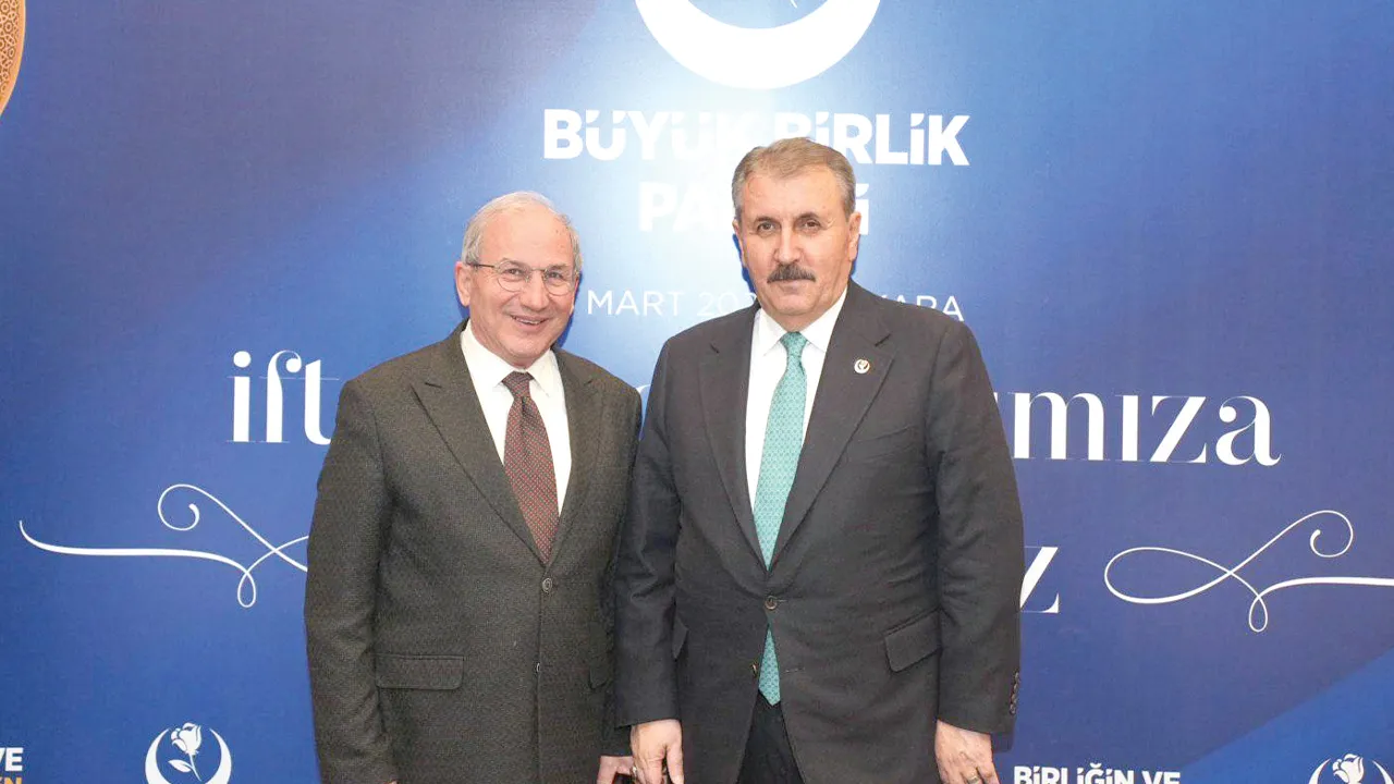 Mustafa Destici, gazetemizin Ankara Temsilcisi Akif Bülbül'ün sorularını cevapladı