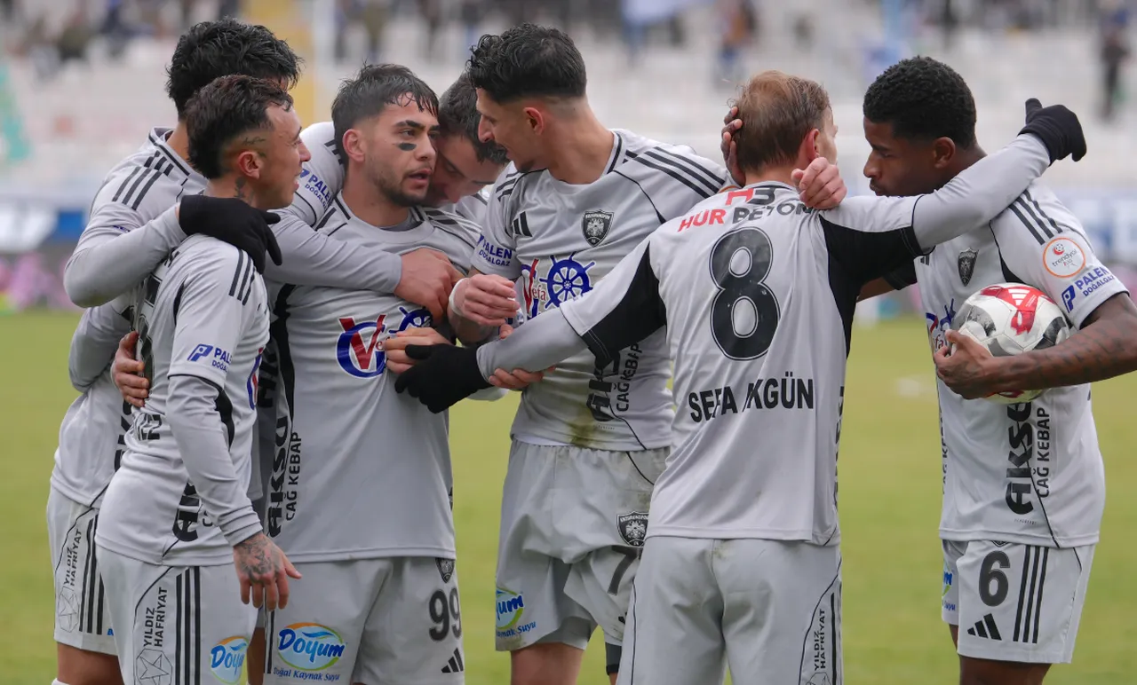 Erzurumspor, evinde 3 puanı 3 golle aldı