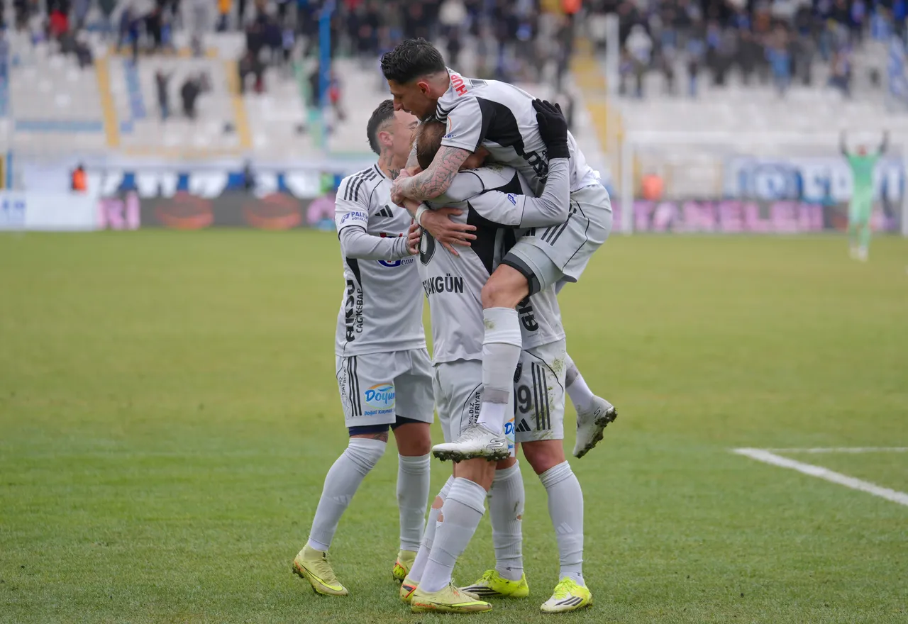 Erzurumspor FK, evinde konuk ettiği Atakaş Hatayspor’u 3 – 0 yendi