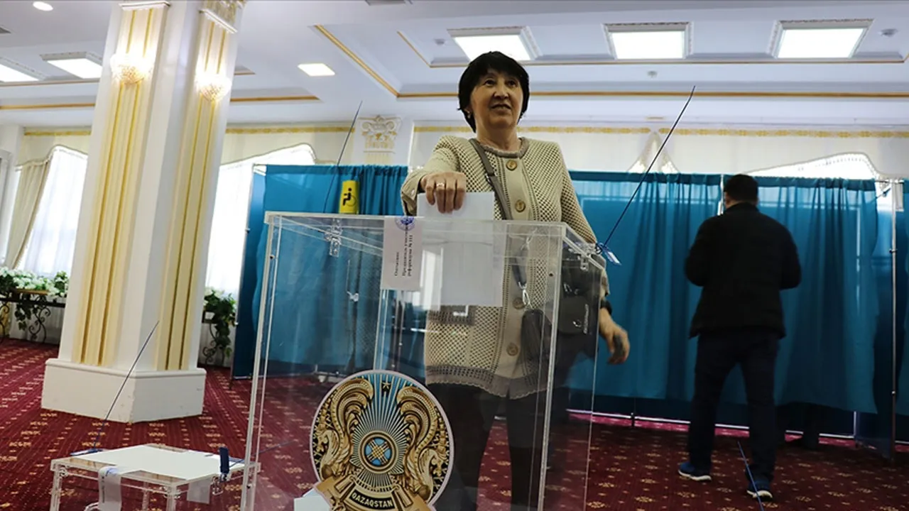 Kazakistan’da tarihi referandum! İstanbul'da da sandıklar kuruldu