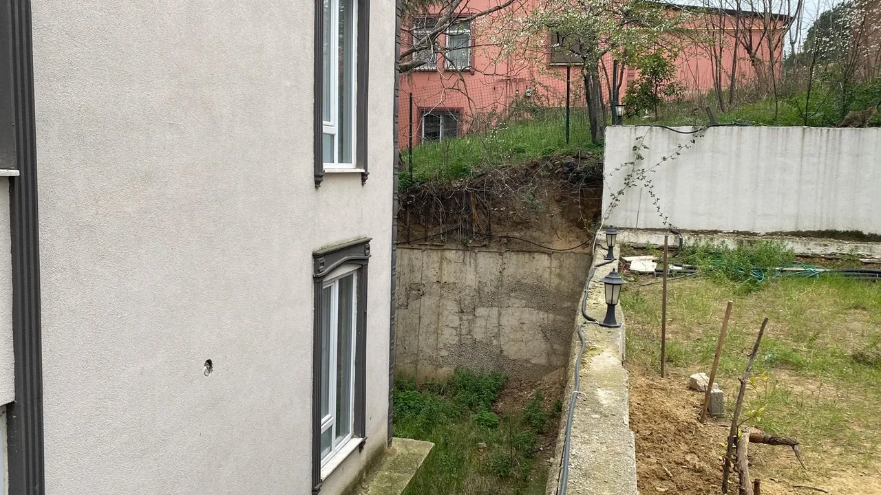 Kocaeli'de fidan dikerken ortaya çıkardılar: Mahalleli korkudan dışarı çıkamıyor