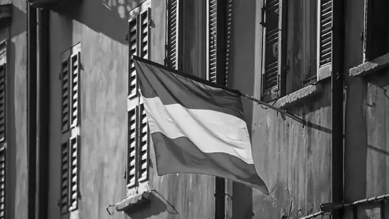 Kuveyt’te İtalyan üssüne dronlu baskın: Askeri sığınak vuruldu