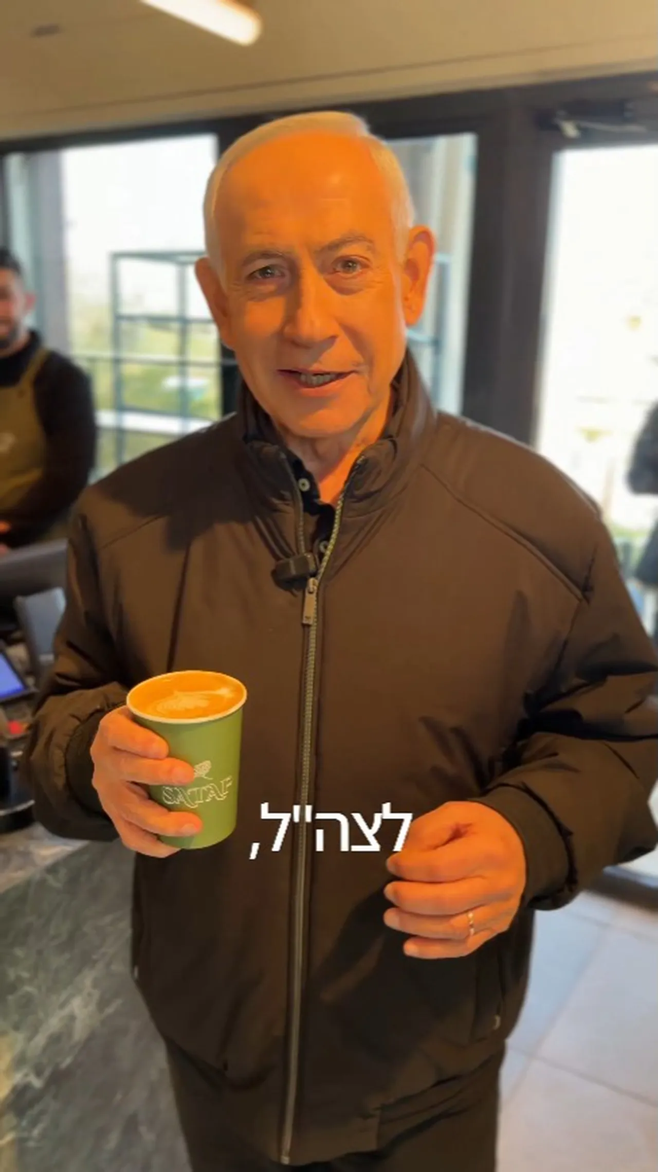 Öldüğü iddia edilmişti: Netanyahu kahve dükkanında ortaya çıktı! Ellerini göstere göstere konuştu