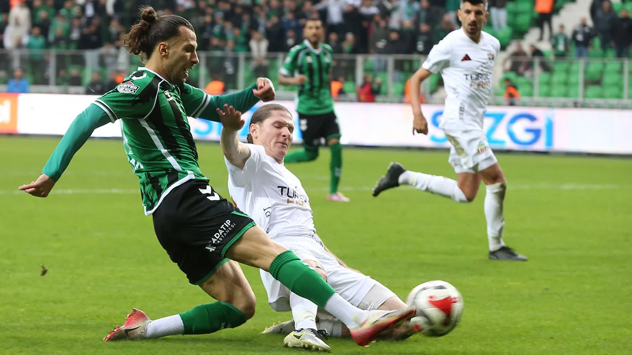 Sakaryaspor, Vanspor FK'yi 2 golle geçti