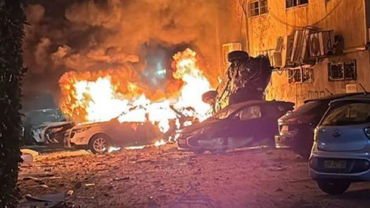 Şehirler yanıyor, Tel Aviv'de sirenler çalıyor! İsrailliler elektriksiz kaldı