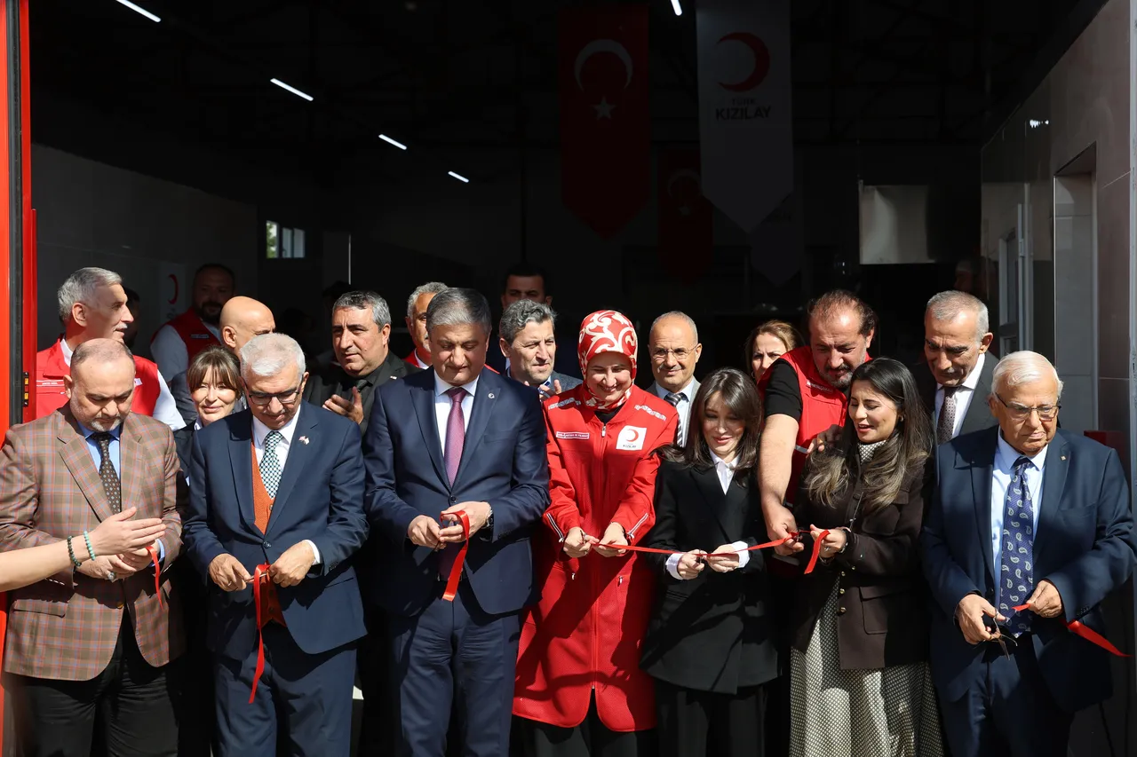 Türk Kızılaydan Adanada büyük hizmet! 11 bin kişilik aşevi