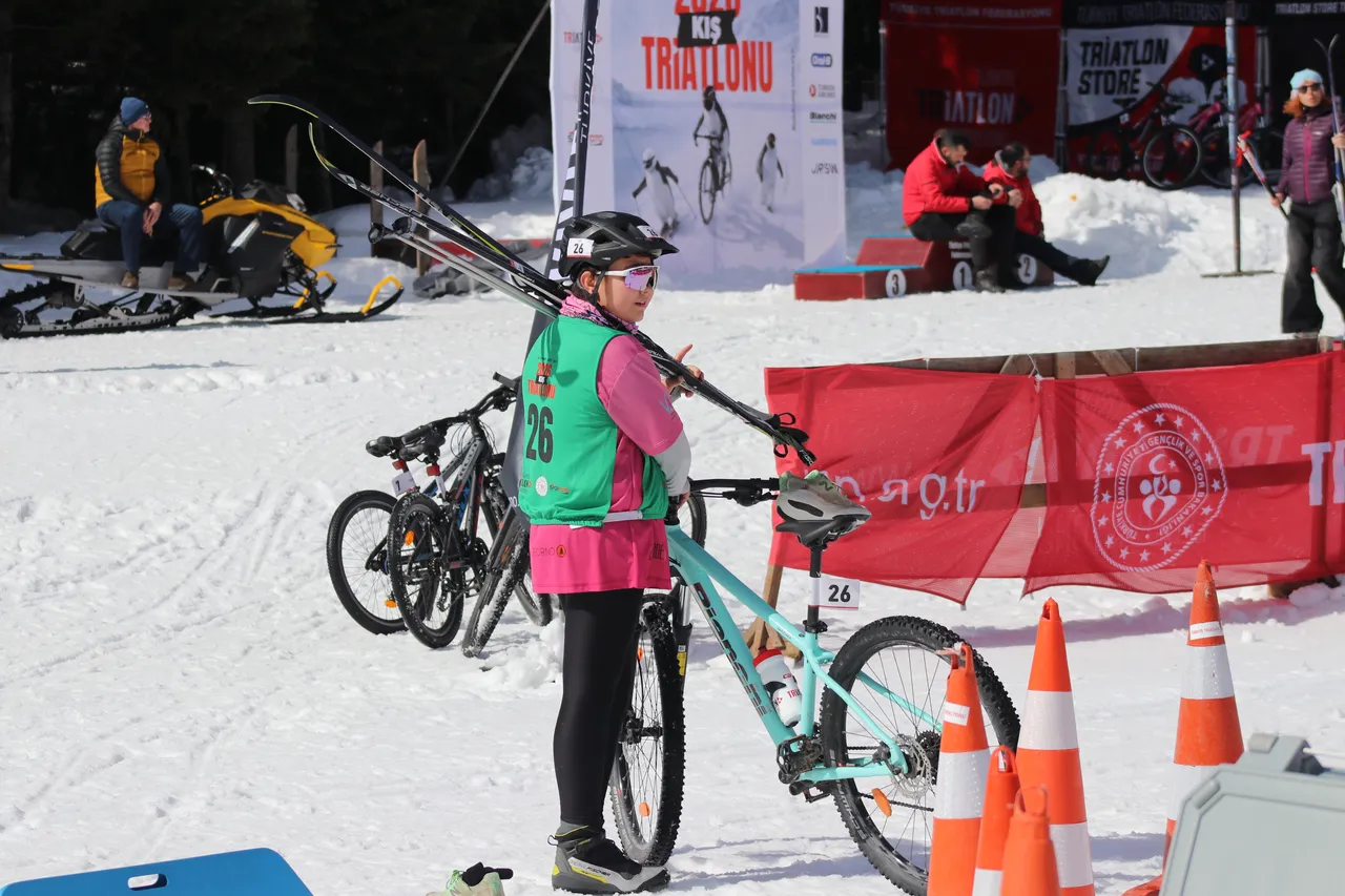 Türkiye’nin ilk Kış Triatlonu Bolu’da nefes kesti!
