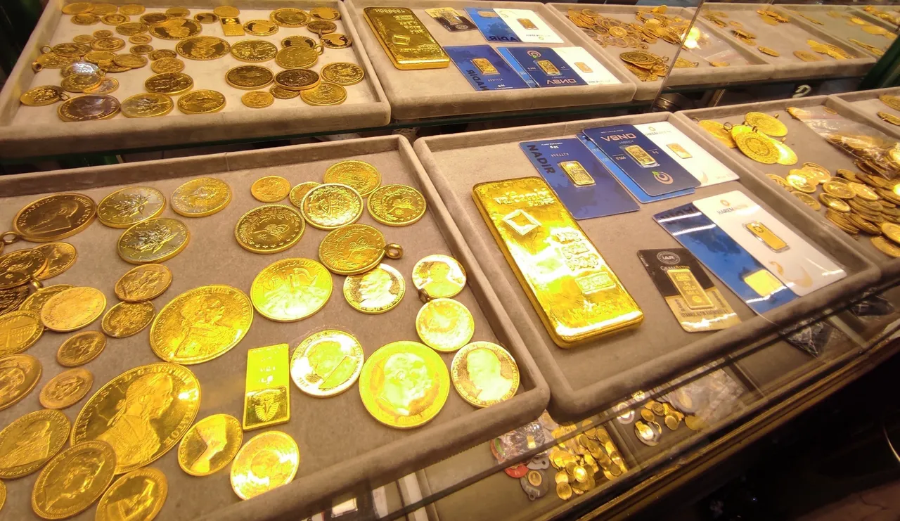 Ünlü stratejist tahminiyle şaşırttı: Altın 10 bin doları görecek!