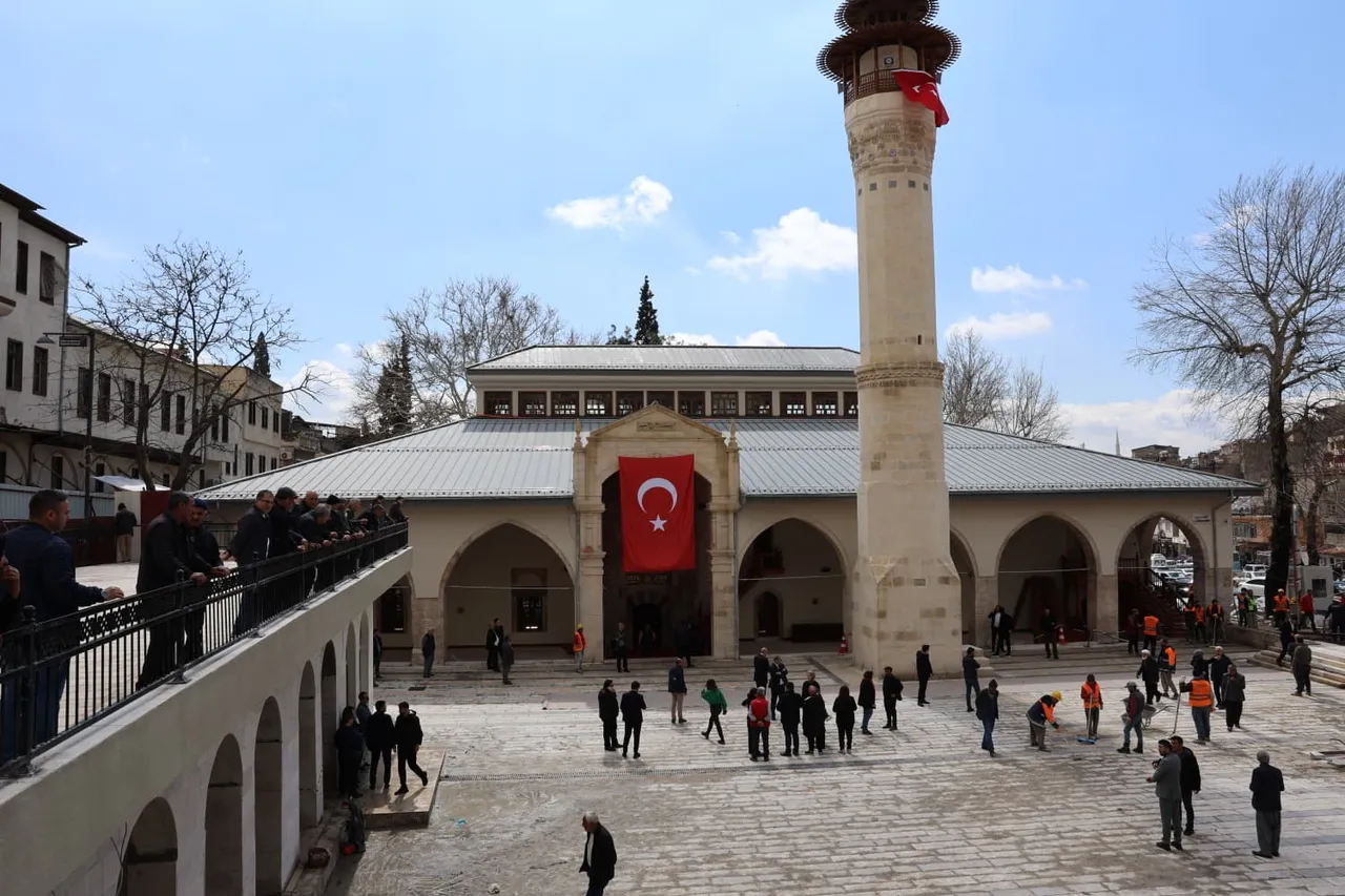 6 Şubat yarası sarıldı! Asırlık emanet 'Ulu Camii' ibadete açıldı