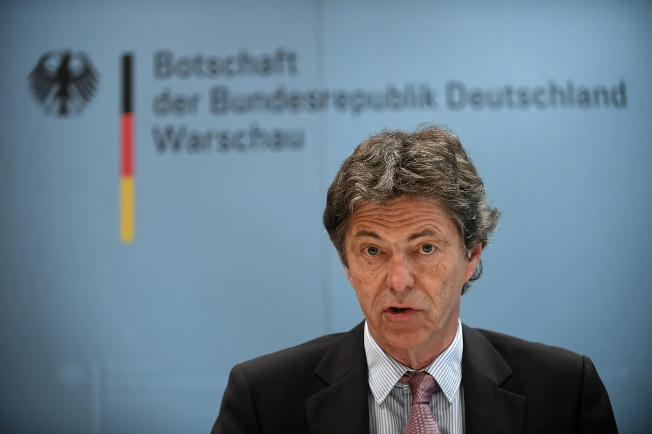 Alman istihbarat servisi BND'nin eski başkan yardımcısı Rus hacker'ların kurbanı oldu