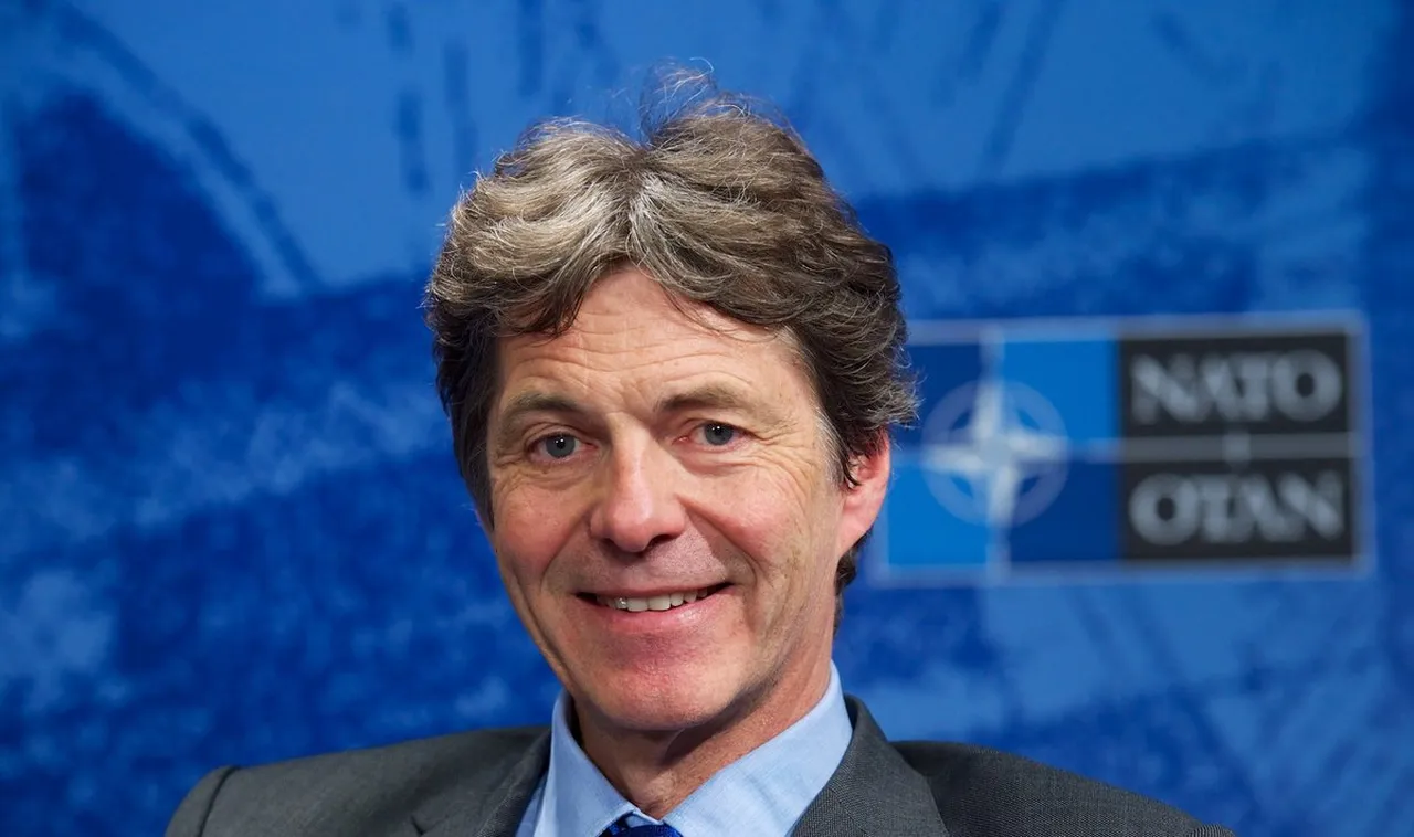 Alman dış istihbarat servisi BND’nin eski başkan yardımcısı ve NATO’nun eski istihbarat şefi Arndt Freytag von Loringhoven, Signal uygulaması üzerinden gelen sahte bir mesajla hackerların tuzağına düştü.