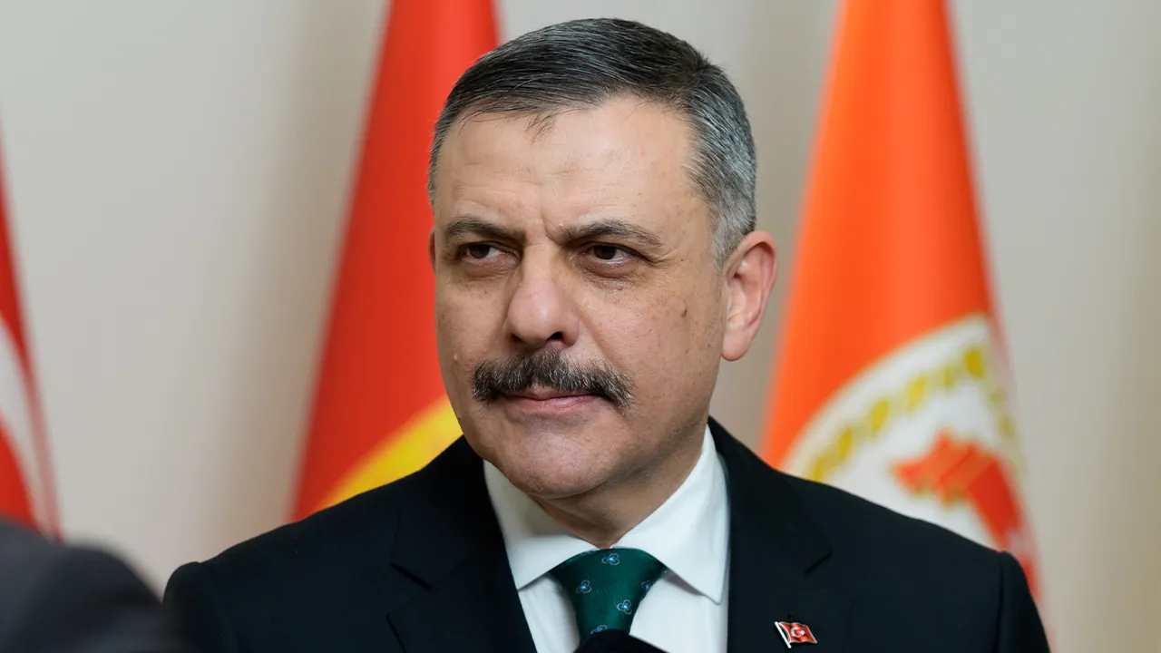 APP plakalar, trafik kanunu, sınır kapıları... Bakan Çiftçi'den Emniyet'te dönüşüm sinyali!