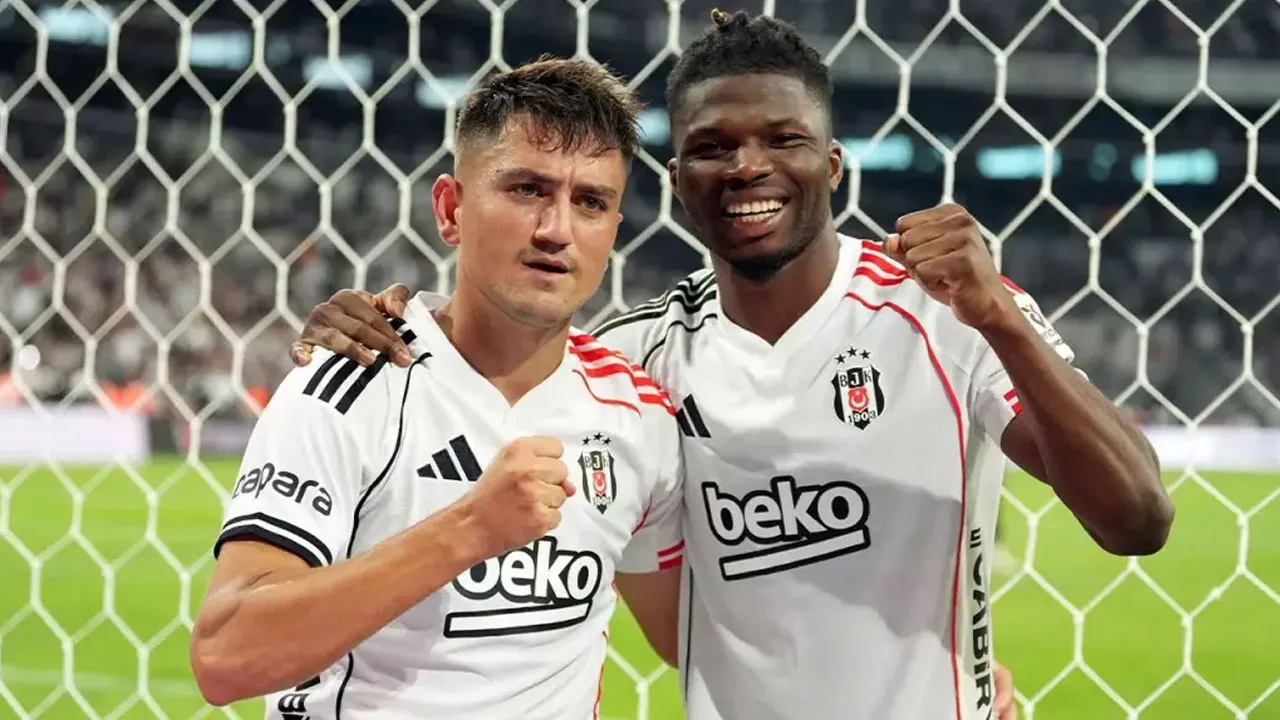 Beşiktaşlı futbolcudan olay gönderme: O aptallar gibi olmayın