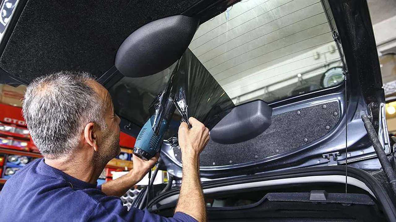 Cam filmi yasak mı 2026? APP plaka, multimedya ekran ve ses sistemi yasağıyla gündeme geldi!